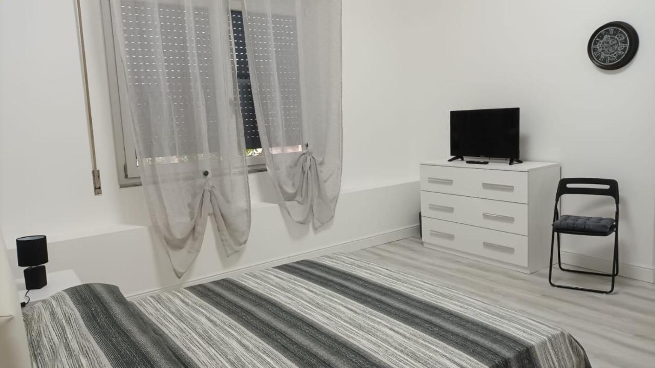 La Laguna Rooms SantʼAntìoco Екстериор снимка