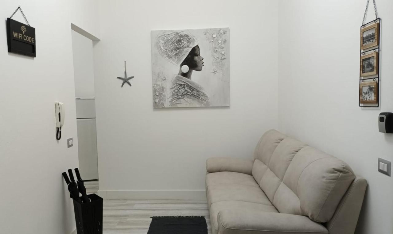 La Laguna Rooms SantʼAntìoco Екстериор снимка